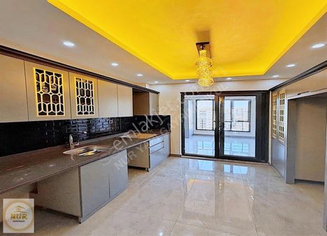 Nur Yapı'dan Avcılar'da Metrobüse 5dk 2+1 Dekorlu Satılık Arakat