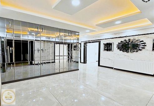 Nur Yapı'dan Merkezi Konumda Bölgenin En Uygun 3+1 Arakat Daires