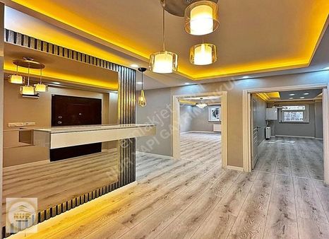 Nur Yapıdan Metrobüse Yürüme Mesafesinde Bahçeli Bahçe Kat Daire