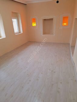 Fatma Ülken Gayri Menkulden Hacılar Yukarı Mah De Kargir Ev Ve Avlusu