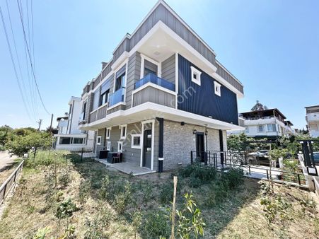 Ayanoğlundan Güre'de Denize Çok Yakın Sıfır Geniş Bahçeli Barbekülü Satılık 4+1 İkizmüstakil Villa