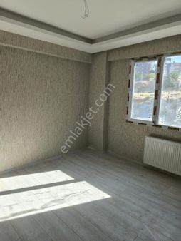 Yavuz Emlak Tan Satılık Daire Arakat Karaköprü Akpiyar Mah Öncel Camı Yanı 2+1