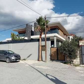 Alaçatı Da Satılık Lüks Villa