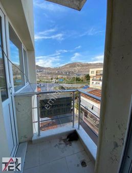 Bayraklı Şehir Hastanesi Karşısı 2+1 K.mutfak Geniş Daire