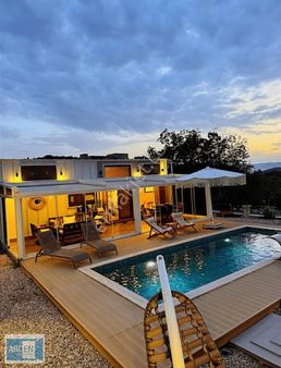 Urla Torasan Yaşamkent Kooperatifinde Havuzlu Tiny