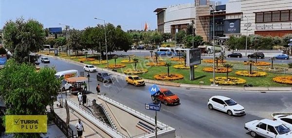 İstinye Park Yakını Arakat Çift Cepheli Asansörlü Satılık Daire