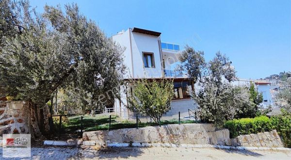 Rw Nefes'ten Pelitköy Sahilde Bakımlı 5+1 Geniş Bahçeli Tripleks