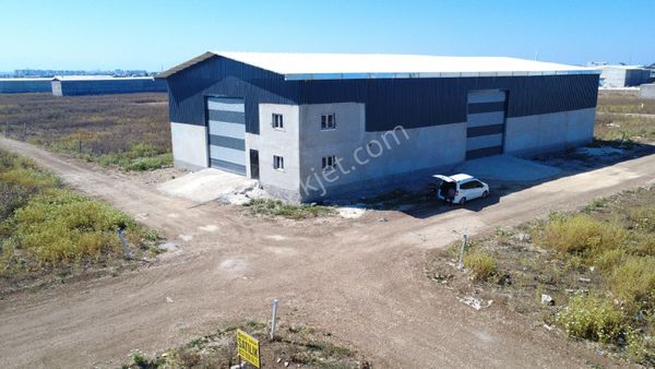 Mobilyacılar Sitesinde Satılık 1000 Metre Köşe Başı İş Yeri