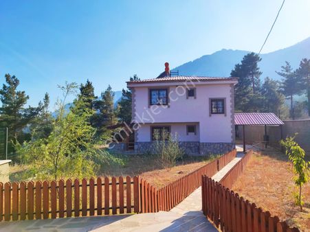 Pozantı Kar Emlaktan Yeni Konacık Yaylasında Efes Sitesi Üzerinde 550 M2 Arsa İçinde 3+1 Villa