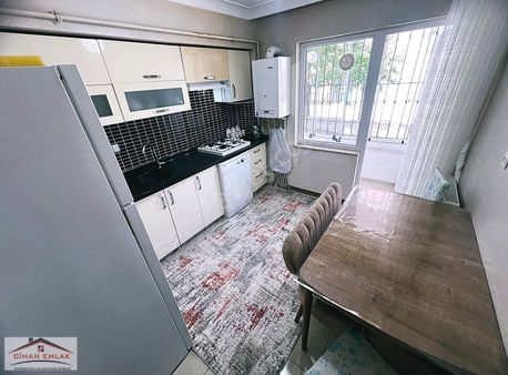 Cihandan Kaletepede Ünsal Ve Erol Kaya Cadde Yakını Satlık 2+1