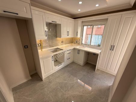 Manisa Dilşikar Mh. Cadde Üzeri Asansörlü 3+1 Arakat Daire