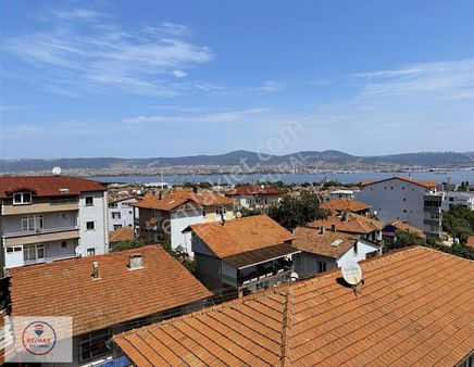 Şehitler Mahallesi'nde Deniz Manzaralı Çatı Dubleksi