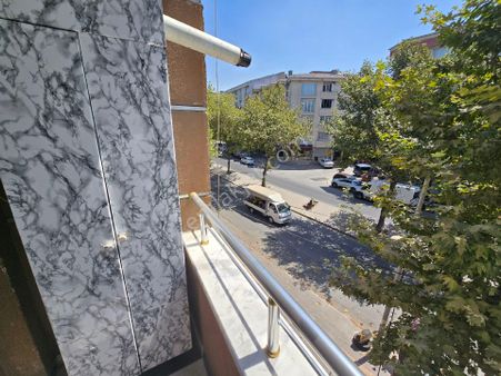 Acil Satılık Cadde Cephe 2.kat Muhteşem Konumda Daire