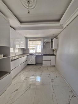 Küçükçekmece Cumhuriyet Mah. Macera Parkı Mevkii Satılık 4+2 180 M2 Dubleks