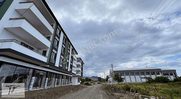 İlyas Nas'tan Yeni Havuz Yanında 70 M2 Lüks Daire