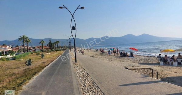 Kuşadası Nazilli Pazarı Yanı Sahile 600-700 Mt 3+1 Satılık Villa