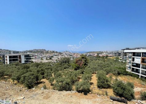 Kuşadası Havuzlu St Deniz Manz. 4+1 Satılık Çatı Dublex Daire