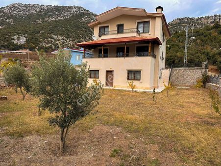 700m2 Müstakil Bahçeli Satılık 5+2 Villa Kısmi Ev / Araç Takaslı