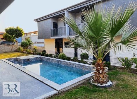 Deniz Manzaralı Özel Havuz Ve Bahçeli Müstakil 4+1 Lüks Villa
