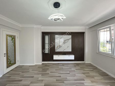 💥💥 Güç Gayrimenkul'den Akçay Merkez'de Denize 500m Ön Cephe Ara Kat Lüx Satılık 3+1 Daire