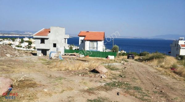 Dikili Çandarlı'da Deniz Manzaralı Villa Imarlı Satılık Arsa