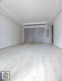 Kocalardan Mevlana Kültür Merkezi Karşısı Arakat 3+1