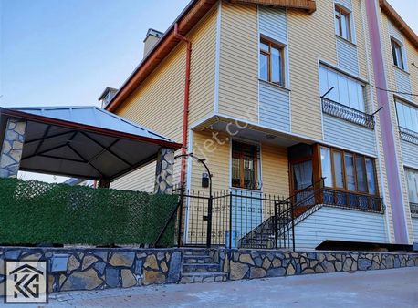 Kocalardan Hanaybaşında 6+1 Tripleks İkiz Villa