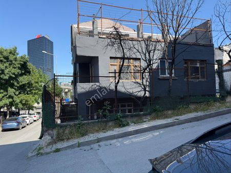 İkitelli Basın Expreste Mall Of İst Karşısında Komple Kiralık 3 Katlı Bina Ofis Depo