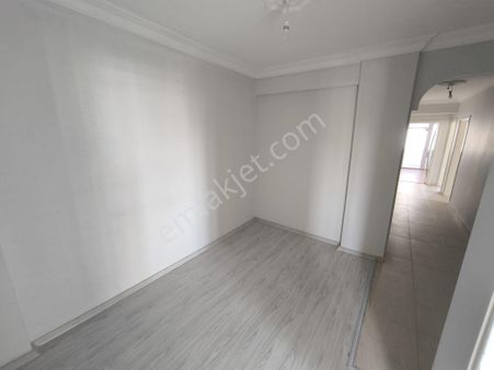 Century 21. Loca Gayrimenkul'den Bahçelievler Mah. Asuva Park Yanı 3+1 Daire