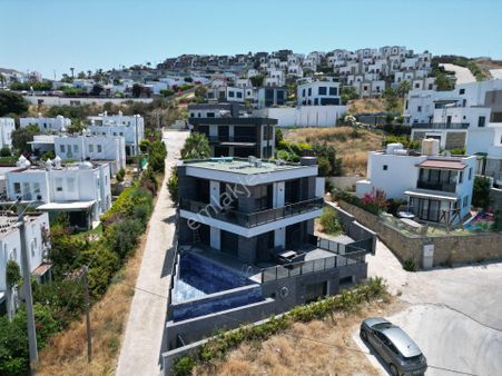 Agr Group'tan Gümüşlük'te Deniz Manzaralı Müstakil Havuzlu Villa !