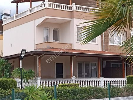 Arsuz Konacık'ta Tatil Sitesi İçerisinde Satılık 3+1 Villa