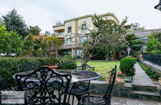 Bursa Gemlik Her Katta Deniz Manzaralı Bahçeli 3 Katlı Villa