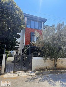 Torbalı Mah Ultra Lüks 5+1 İzban Dibinde Tripleks Villa