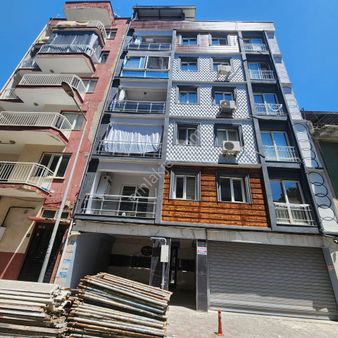 Orta Mahallede Asansorlu Klimalı Eşyalı Kiralık 1+1