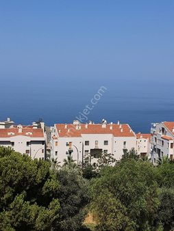 Kuşadası Marina Bölgesi Satılık 3+1 Deniz Manzaralı Daire