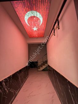 İslamsaray Mahallesinde Cadde Üzeri 3+1 Lüks Daire