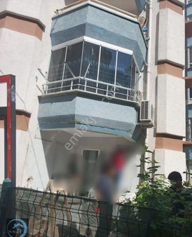 Torbalı Cumhuriyet Mahallesinde Doğalgazlı 100 Metrekare 2+1 Daire