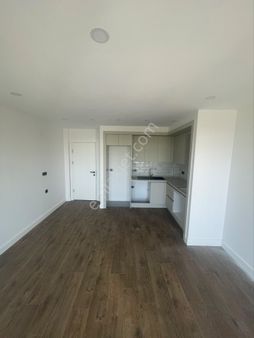 Davutlar Merkezi Konum Caddeye Yakın Denize 3 Km Sıfır Daire 1+1 50 M2 Satılıktır