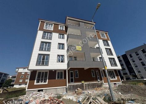 Turhal'da 2+1 Seramik Döşemeli Sıfır Satılık Daire