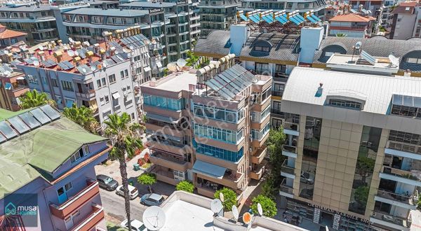 Alanya Merkezde Denize 50 Metre Kale Ve Limana Yürüme Mesafesi