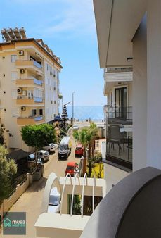 Alanya Merkezde Denize Sıfır Lüks Rezidans | Otel Konseptinde |full Eşyalı 1 + 1