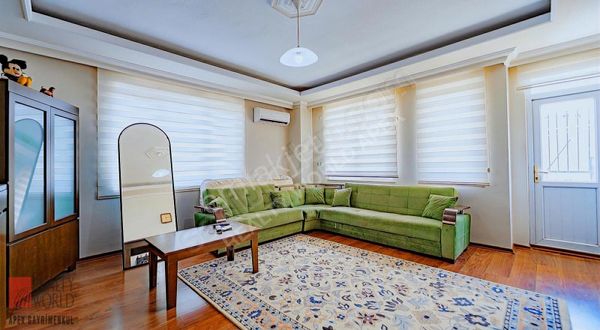 Kültürde Merkezi Konumda 3+1 Geniş Satılık Daire