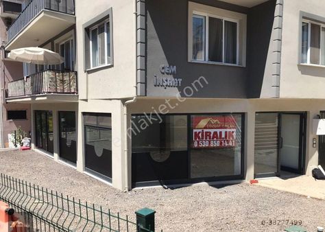 Karamürsel Kayacık Mahallesi İznik Yolu Üzeri Köşe Başı 100 M² Kiralık İş Yeri