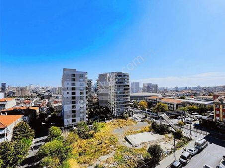 Halkalı Serenity Plus 2+1 Havuzlu Otoparklı Ebeveynli Manzaralı