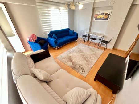 Akçay Sezgin Emlak'tan Merkezi Konum & Denize 250 Mt Satılık 2+1