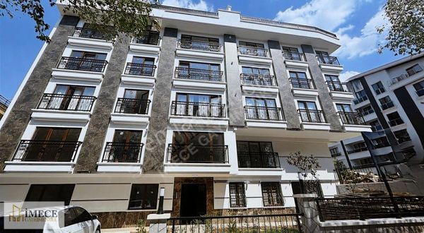 İmece Gayrimenkul Den Emek Mahallesinde 1+1 Köşe Daire