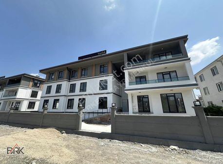 Serdivan Yazlık 3+1 Kapalı Otoparklı Lüks Daireler..