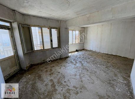 Hükümet Caddesinde Satılık 3+1 Köşe Daire