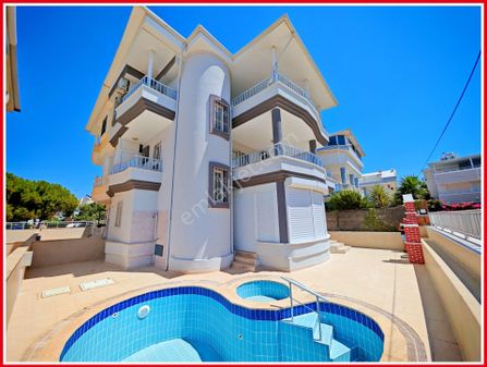 Çamlık Mahallesinde Satılık Villa