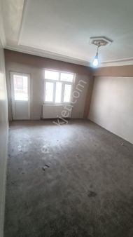 Hızlı 21 Gayrimenkulden Bağlar Sağlık Ocağında Acil Satılık Daire